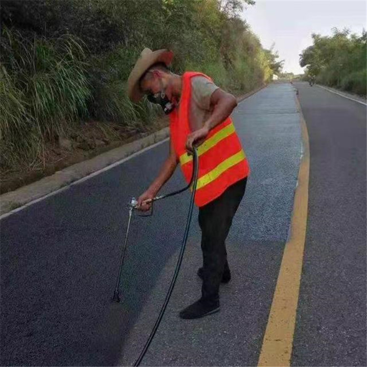 阿克苏 彩色防滑路面的底涂是保障路面附着力