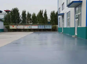 阿克苏彩色路面喷涂翻新的材料对冬季